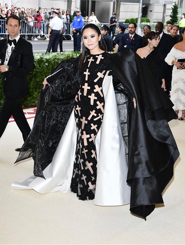 nga nguyen: fashionista nguoi viet duy nhat sai buoc tai met gala la ai? - 3